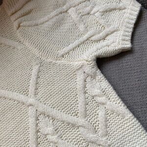 Steve Madden Elegant Cream Cable Knit Sweater